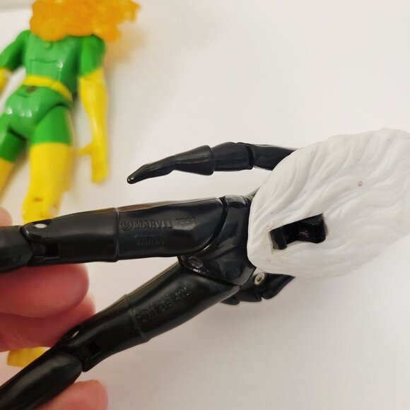 3 Vtg Marvel X-Men The Phoenix Cyclops and Storm Action Figures - Picture 5 of 6